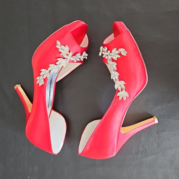 Open toe heals - Picture 2 of 5